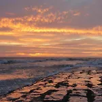 In By Sandy Beaches Apartamento