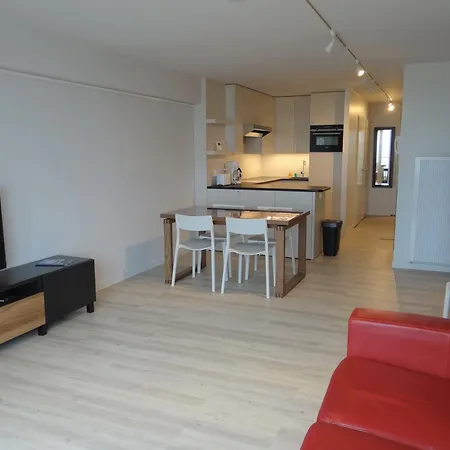 In By Sandy Beaches 니우포르트