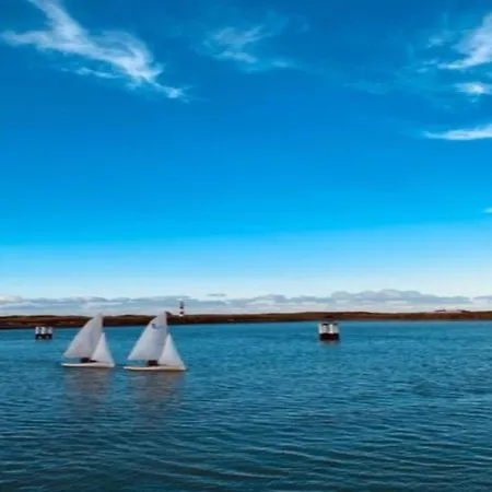 In By Sandy Beaches 아파트